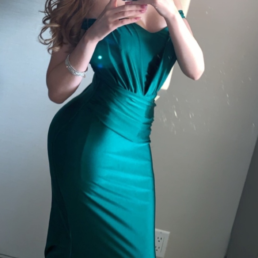 Mermaid emerald green dress